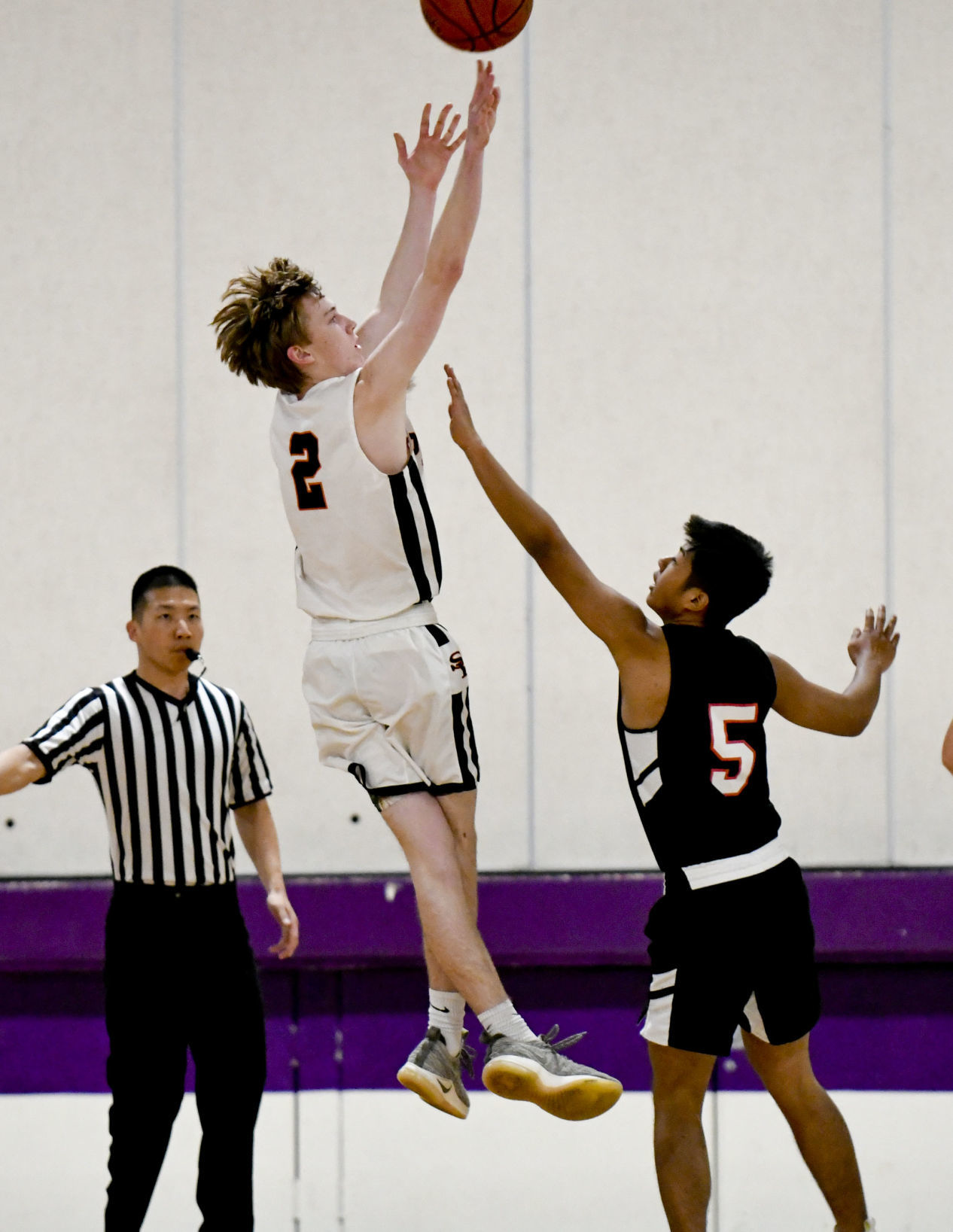 122619 SY SM boys basketball 04.jpg